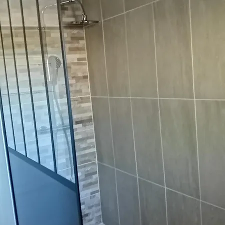 Aqui Siem Ben Apartment