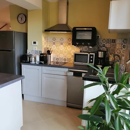 Aqui Siem Ben Apartment