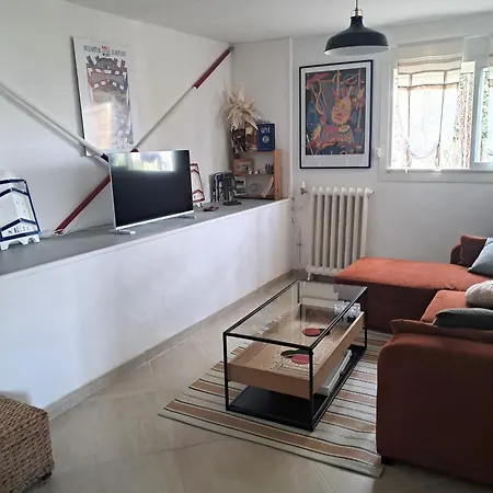 Apartment Aqui Siem Ben Sète